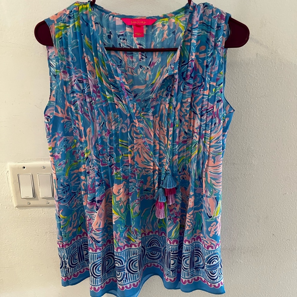 LILLY PULITZER- EXTRA EXTRA SMALL SLEEVELESS SHIRT